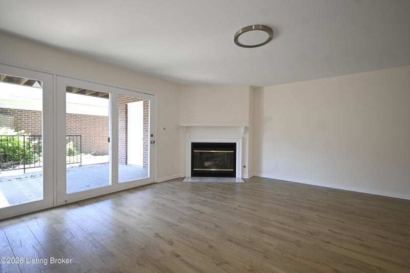 1278 Parkway Gardens Ct #APT 127, Louisville, KY 40217