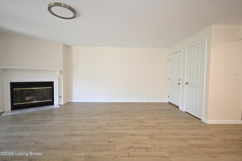 1278 Parkway Gardens Ct #APT 127, Louisville, KY 40217