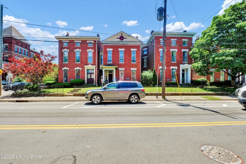128 E Oak St #APT 2, Louisville, KY 40203