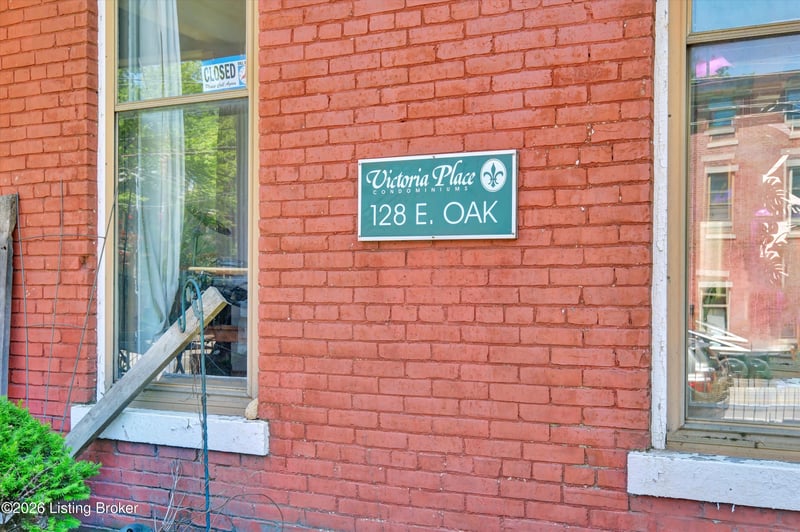 128 E Oak St #APT 2, Louisville, KY 40203