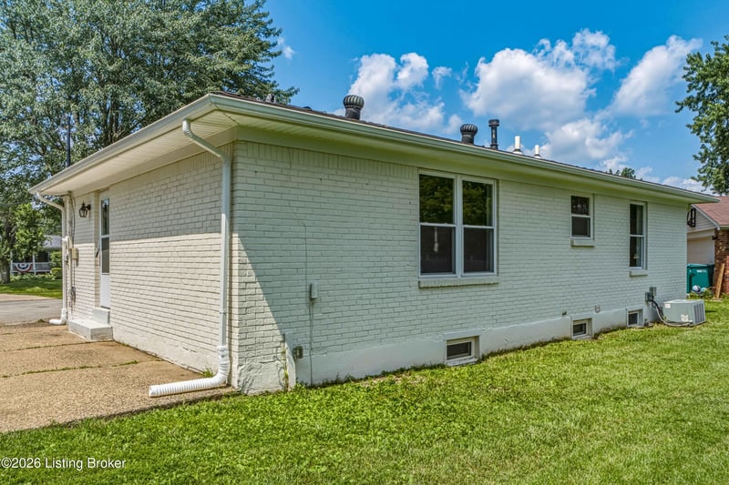 128 Gofton Ct, Louisville, KY 40229
