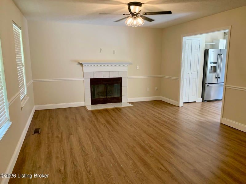 128 Whisbrook Ave, Vine Grove, KY 40175