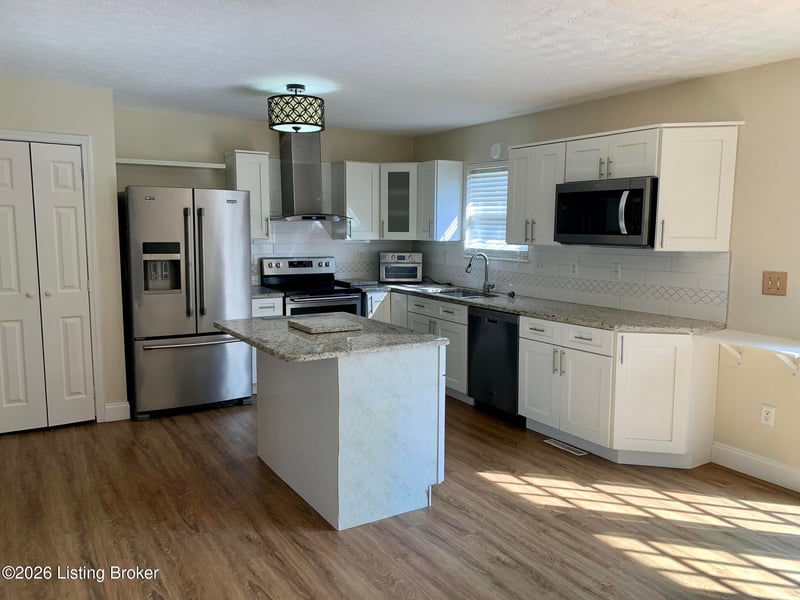 128 Whisbrook Ave, Vine Grove, KY 40175