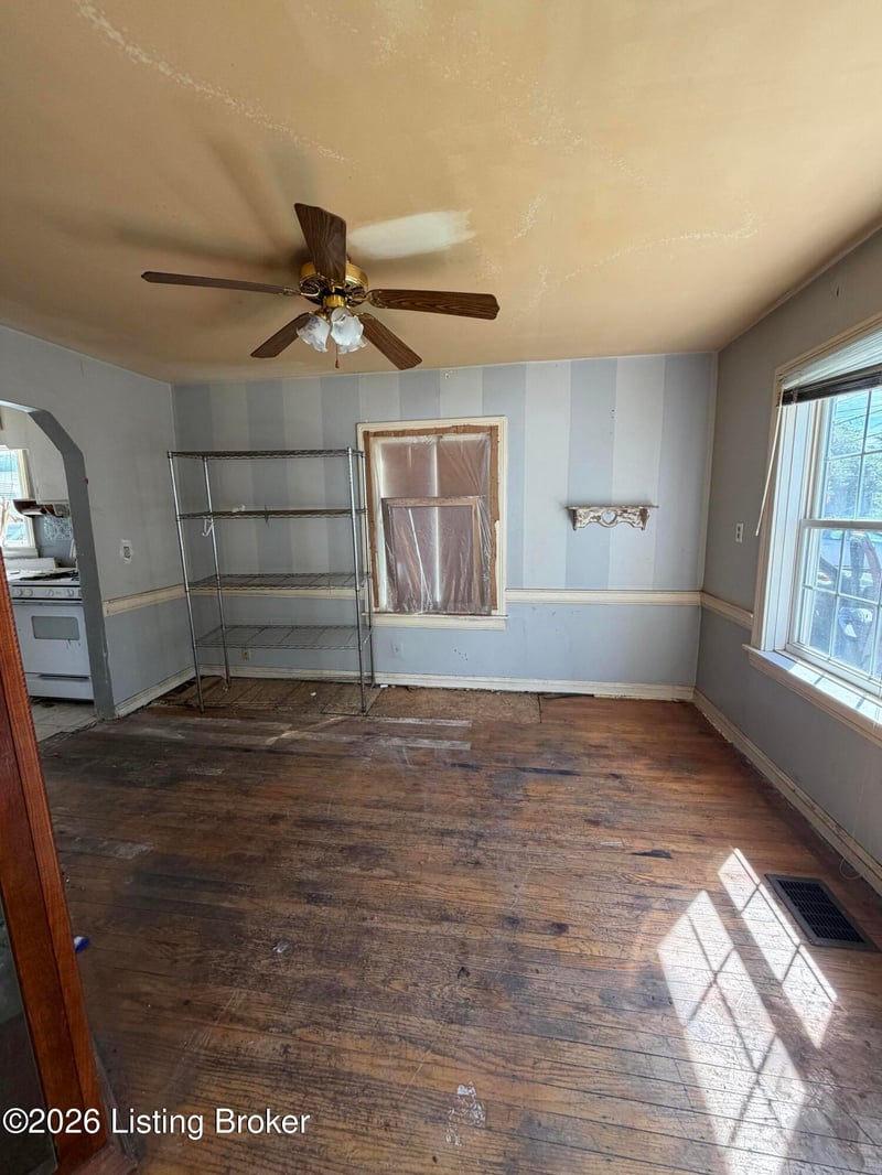 1287 Springdale Dr, Louisville, KY 40213