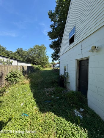 1287 Springdale Dr, Louisville, KY 40213
