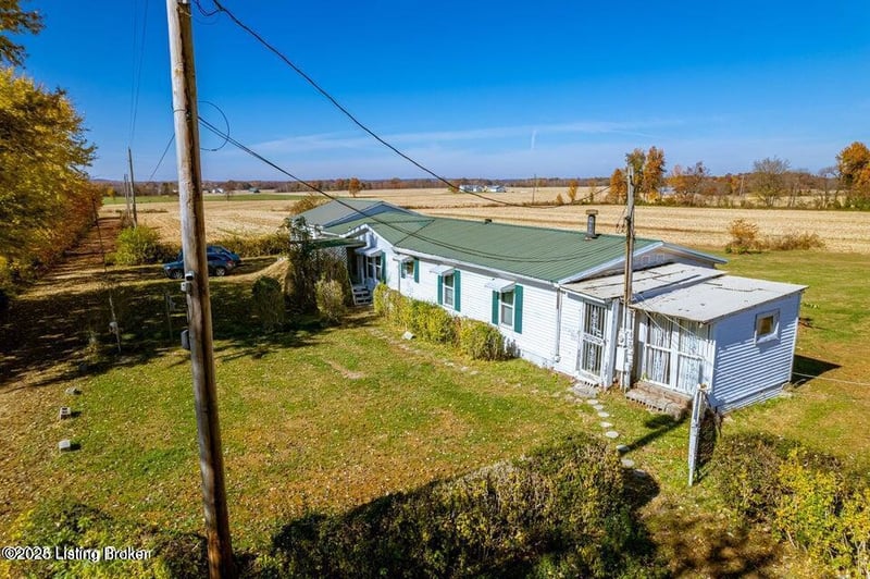 129 Henry Hathorne Ln, Rhodelia, KY 40161