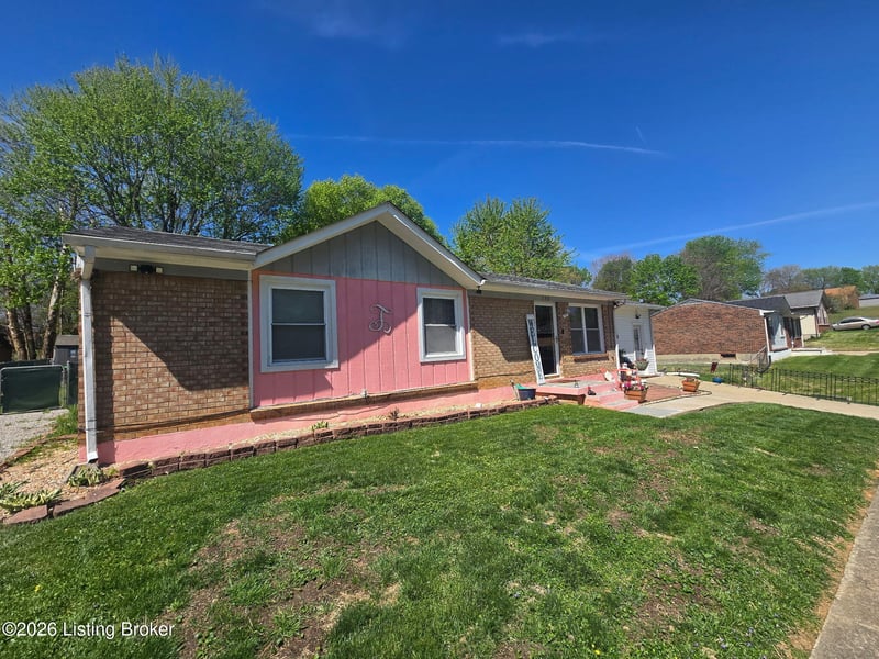 130 Bivins Ct, Radcliff, KY 40160