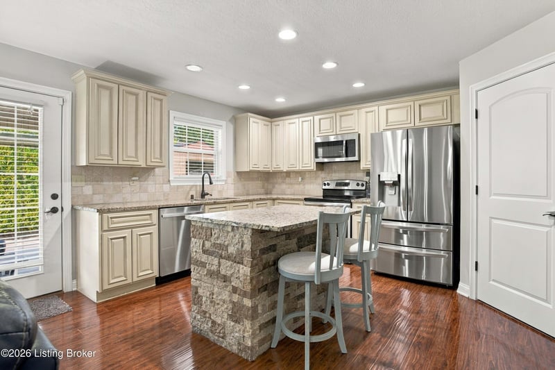 130 Cessna Ct, Taylorsville, KY 40071
