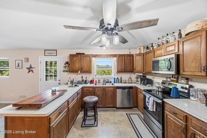 130 Smith Rd, Brooks, KY 40109
