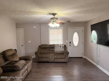 130 Twin Lakes Dr #A, Vine Grove, KY 40175