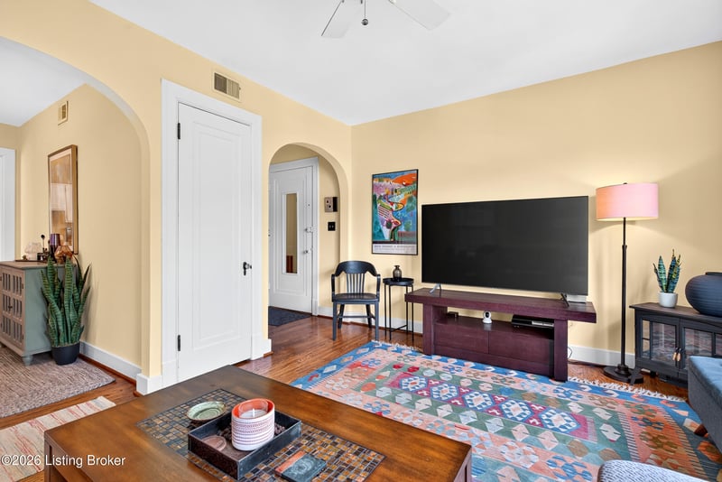 1300 Everett Ave #APT 6, Louisville, KY 40204