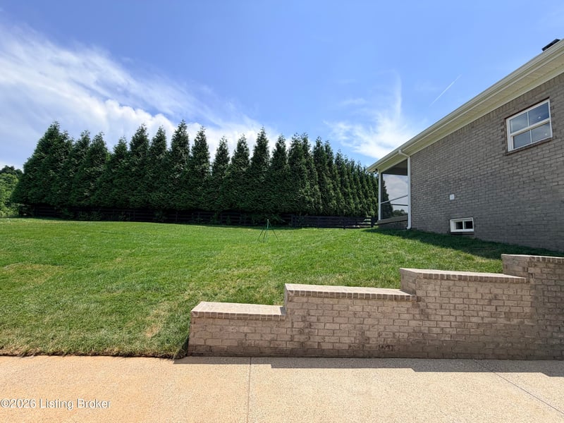 13000 Pond Creek Dr, Goshen, KY 40026