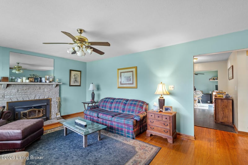 13008 Mitchell Hill Rd, Louisville, KY 40118