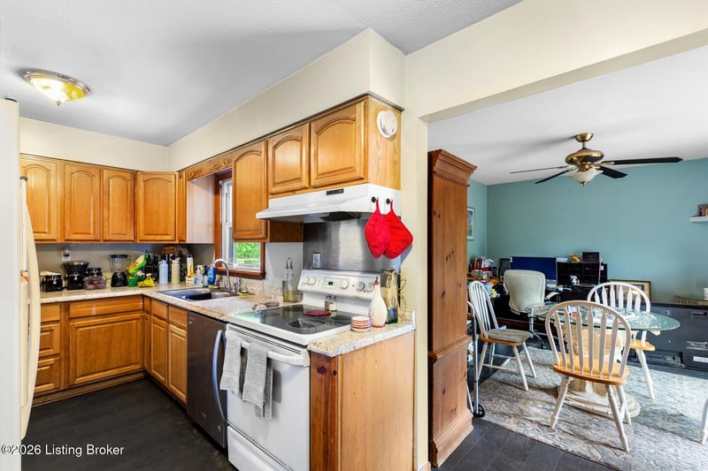 13008 Mitchell Hill Rd, Louisville, KY 40118