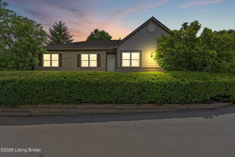 1301 Black Spruce Ln, Louisville, KY 40243