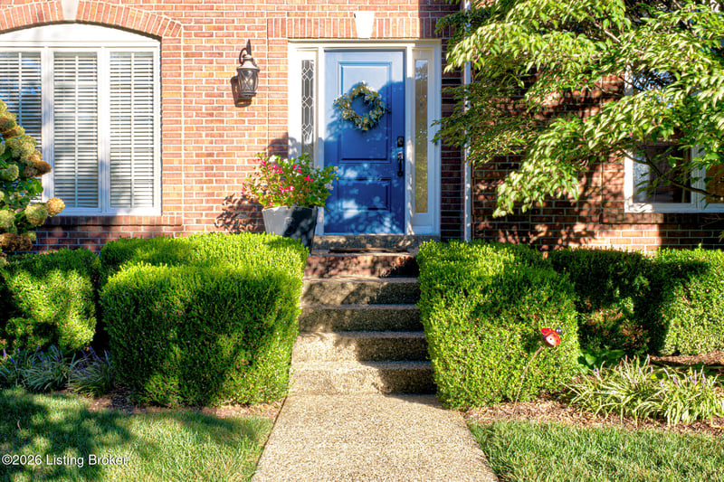 1302 Isleworth Dr, Louisville, KY 40245