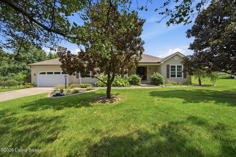 1308 Chapeze Ln, Shepherdsville, KY 40165