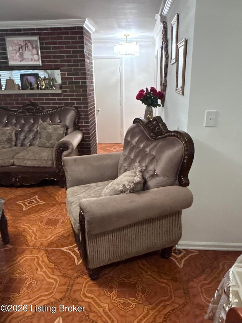 1309 Carol Jean Ct, Louisville, KY 40215