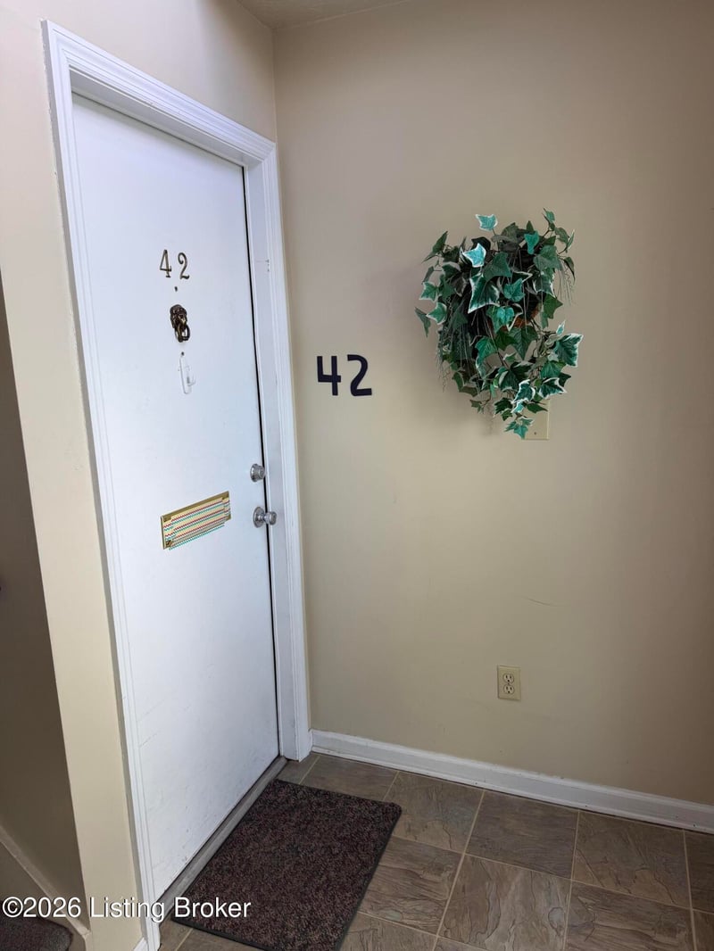 1310 Louisville Rd #APT 42, Frankfort, KY 40601