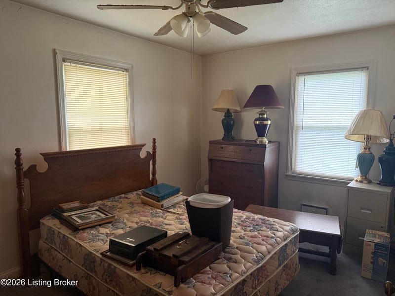 13106 Meadowlawn Dr, Louisville, KY 40272