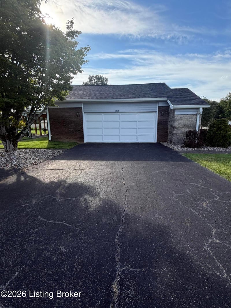 1312 Bambridge Ln, Campbellsville, KY 42718