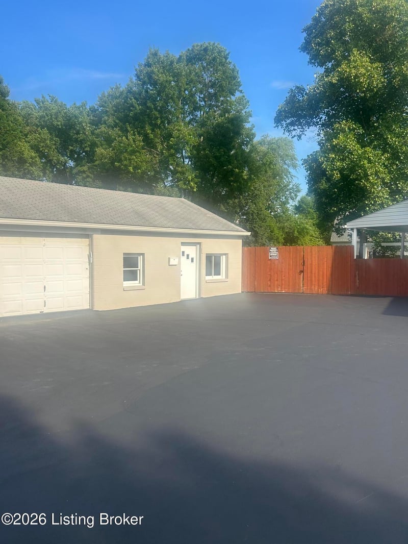 1314 Dahl Rd, Louisville, KY 40213