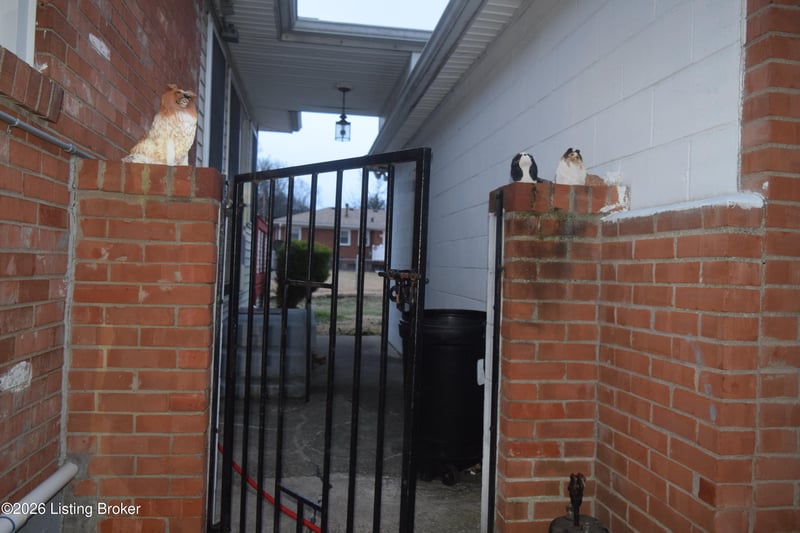 1316 Joni Dr, Louisville, KY 40216