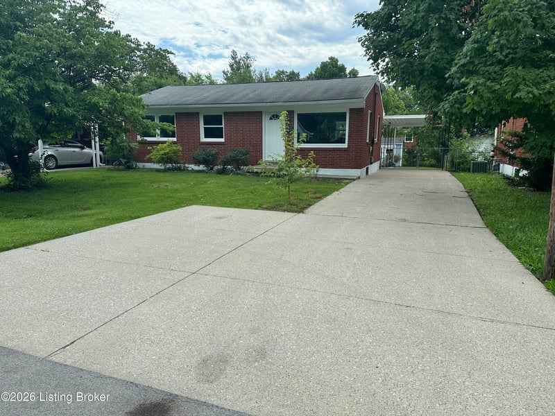 1318 Lacona Ln, Louisville, KY 40213