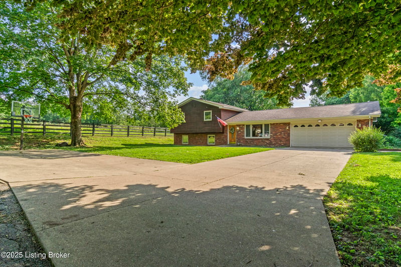 132 Green Acres Rd, Taylorsville, KY 40071
