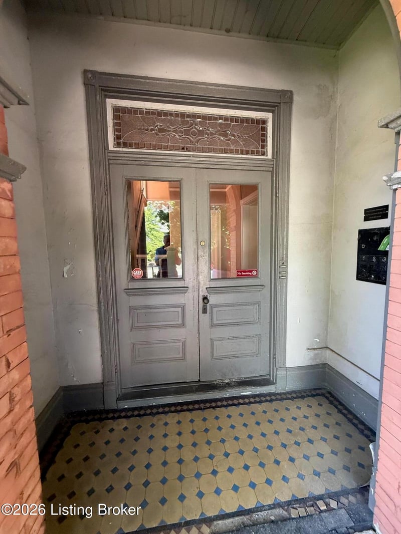 1321 S 1st St, Louisville, KY 40208