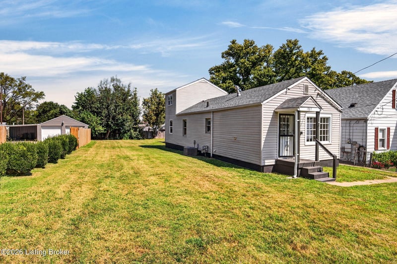 1327 Shingo Ave, Louisville, KY 40215