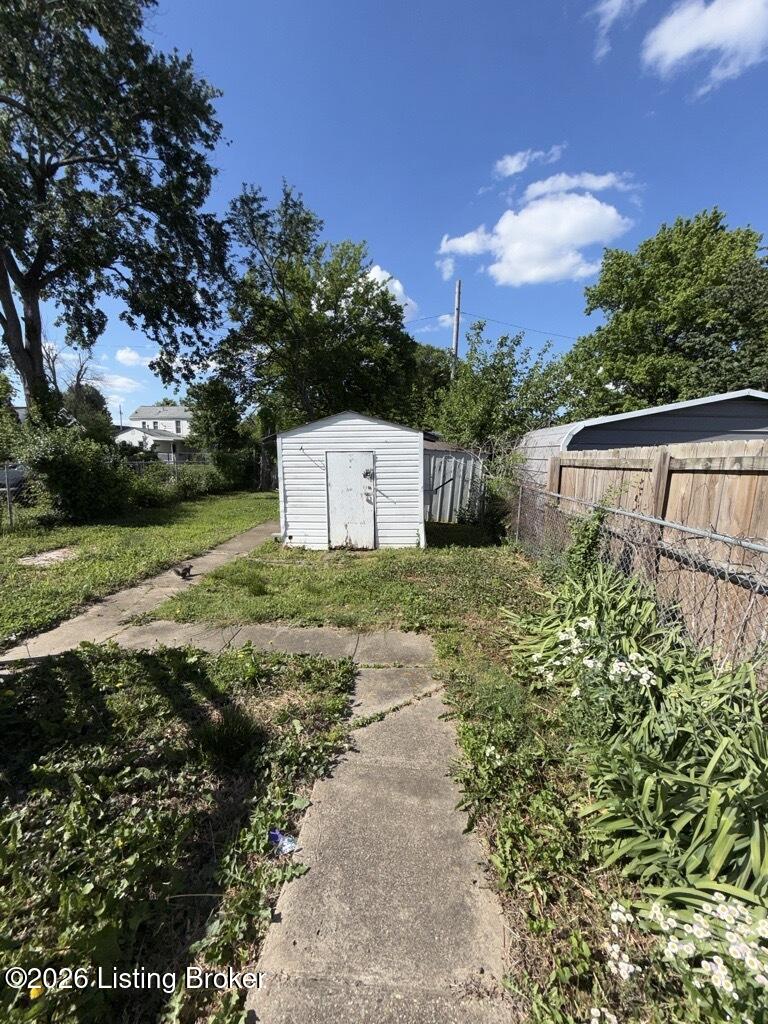 1327 Walter Ave, Louisville, KY 40215