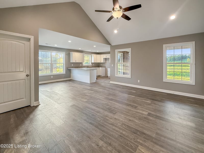 132B Lanai Dr, Shepherdsville, KY 40165