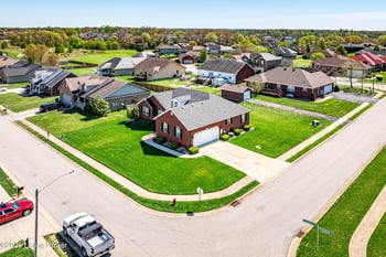 133 E Piedmont Dr, Vine Grove, KY 40175