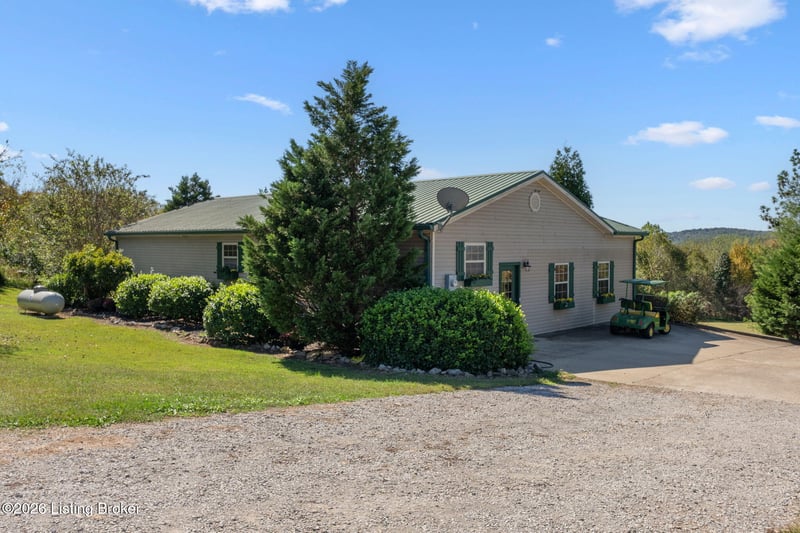 1330 Sandy Beach Ln, Mcdaniels, KY 40152