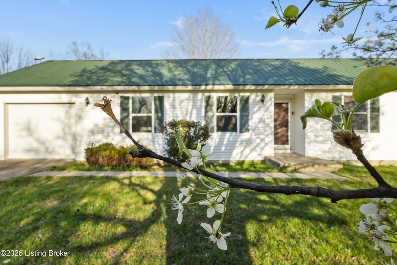 1336 Tracy Rd, Lawrenceburg, KY 40342