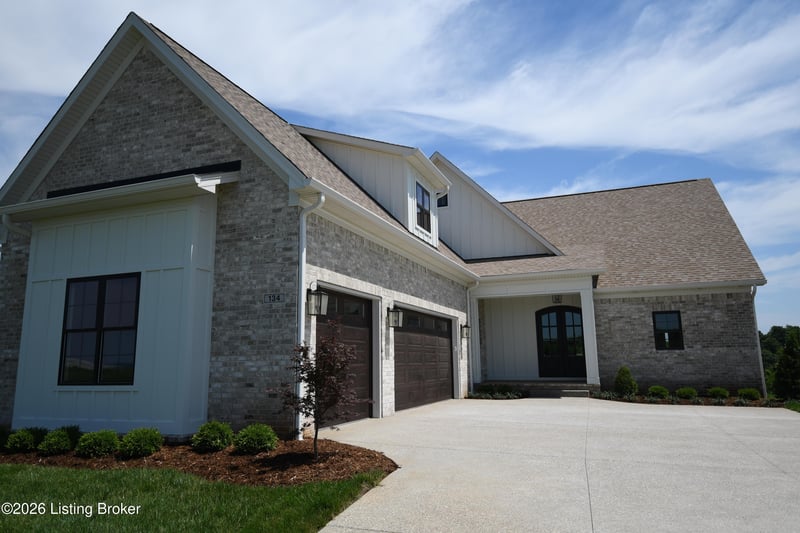 134 Noblewood Blvd, Jeffersonville, IN 47130