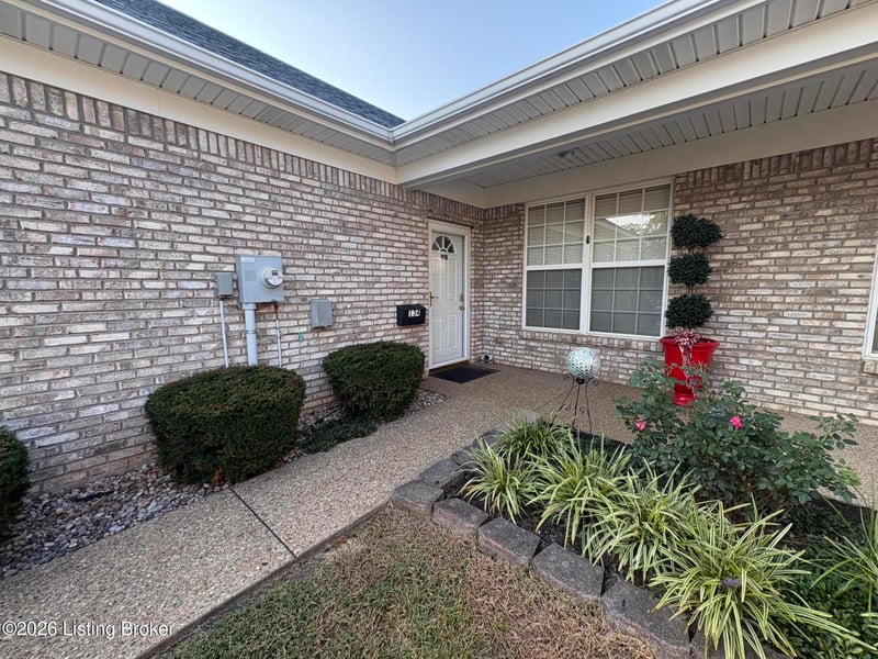 134 Shawnee Ct, Shepherdsville, KY 40165