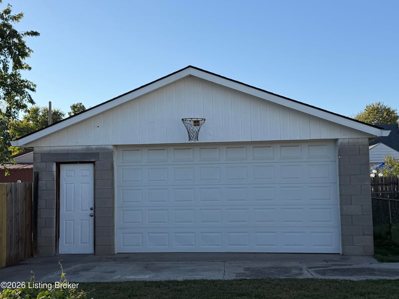 13406 Kinross Blvd, Louisville, KY 40272
