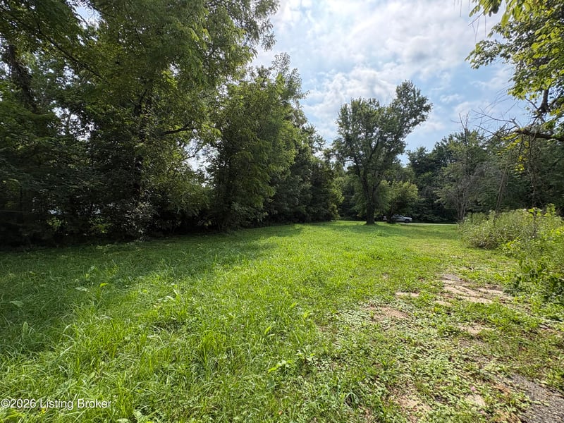 13512 N Blakely Ln, Louisville, KY 40272