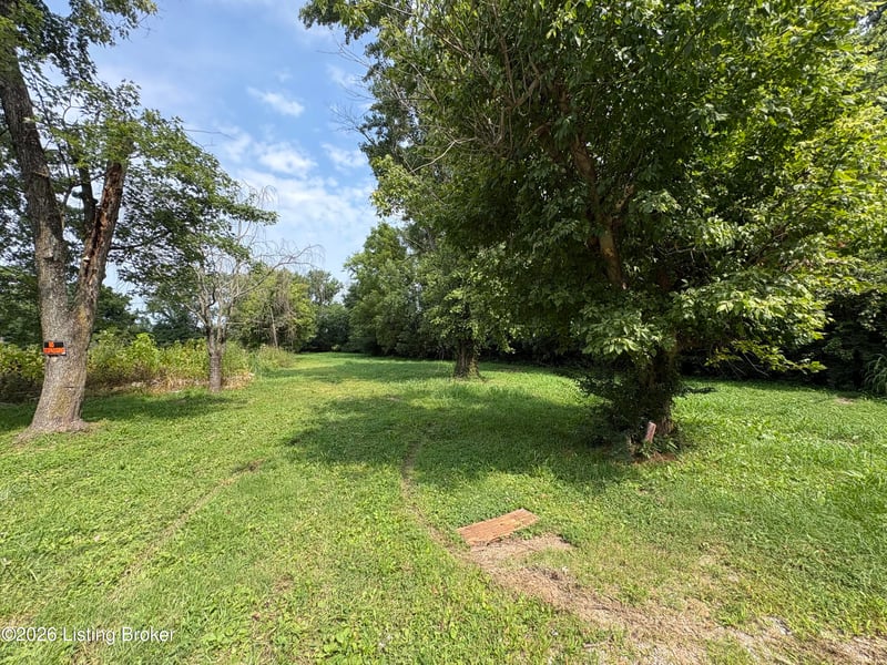 13512 N Blakely Ln, Louisville, KY 40272