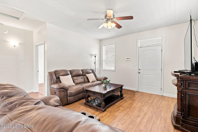 13520 Park Springs Ln, Louisville, KY 40245