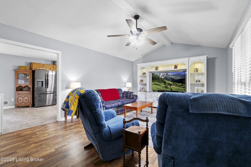 136 Harding Dr, Mt Washington, KY 40047