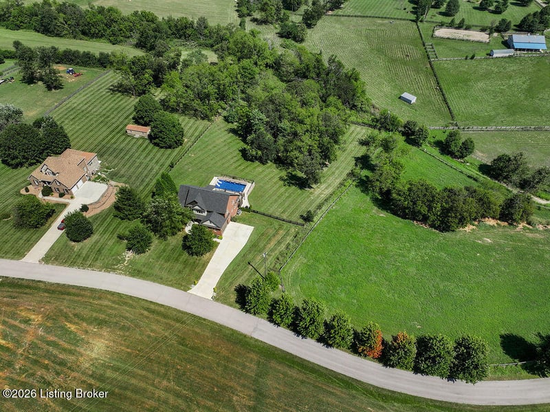 136 Seahawk Trl, Midway, KY 40347