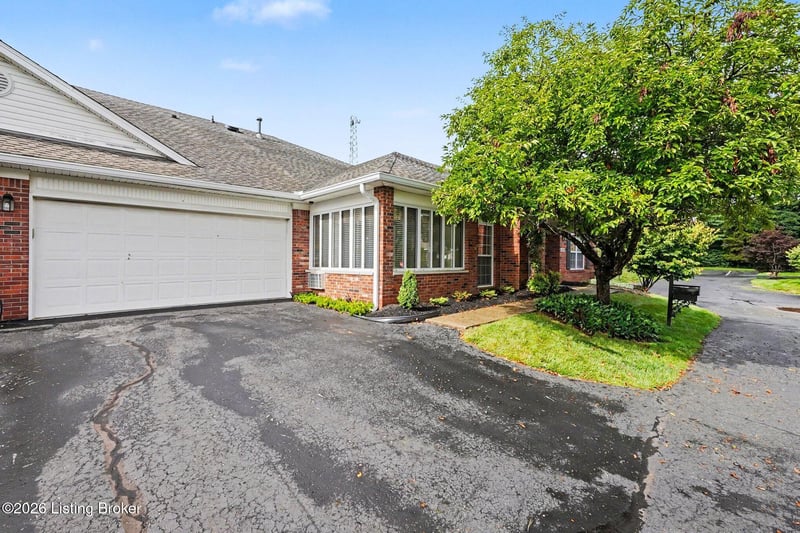 13600 Bronte Dr, Louisville, KY 40299