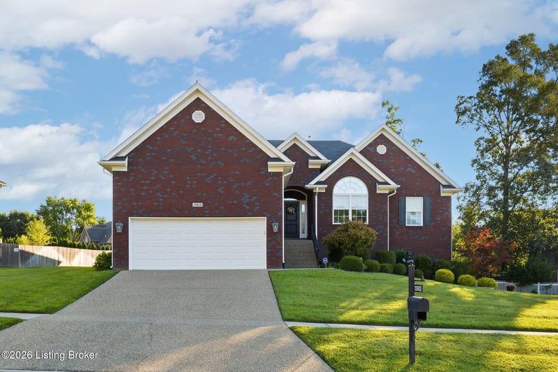 13613 Quiet Glen Ct, Louisville, KY 40299
