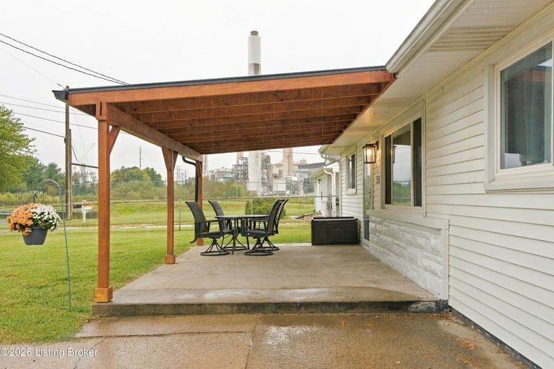 13618 Tennis Blvd, Louisville, KY 40272
