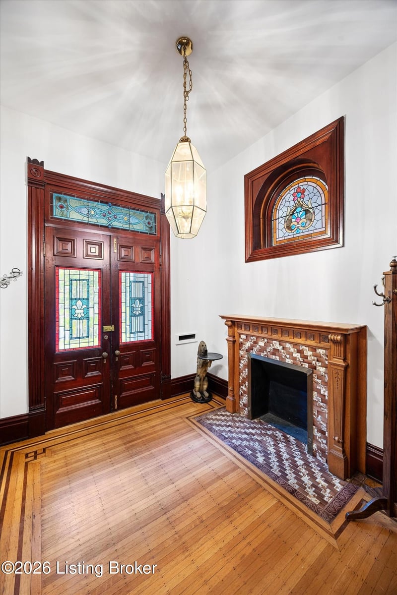1367 S 2nd St, Louisville, KY 40208