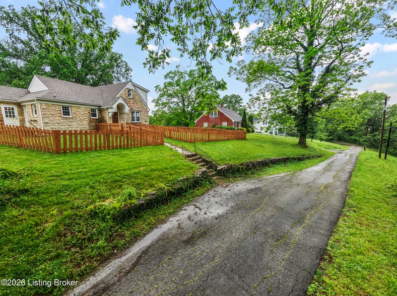 137 Eastview Dr, Taylorsville, KY 40071
