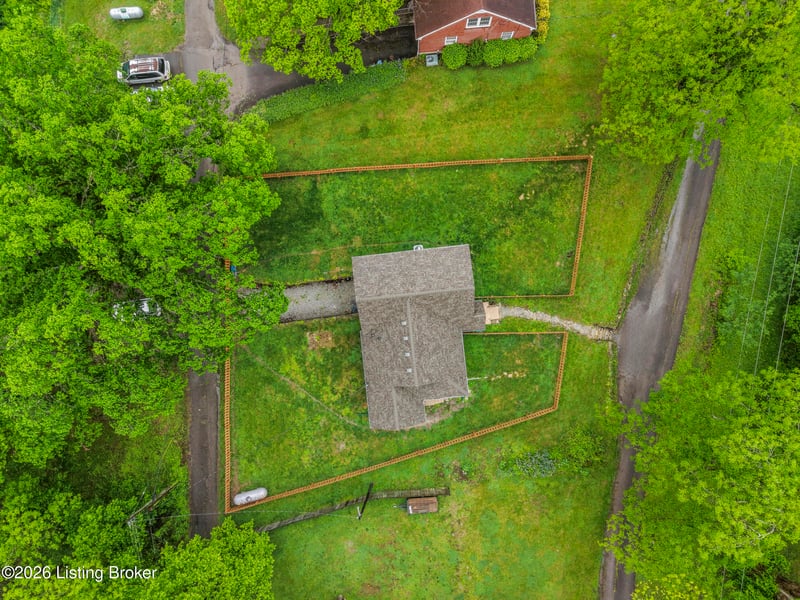 137 Eastview Dr, Taylorsville, KY 40071